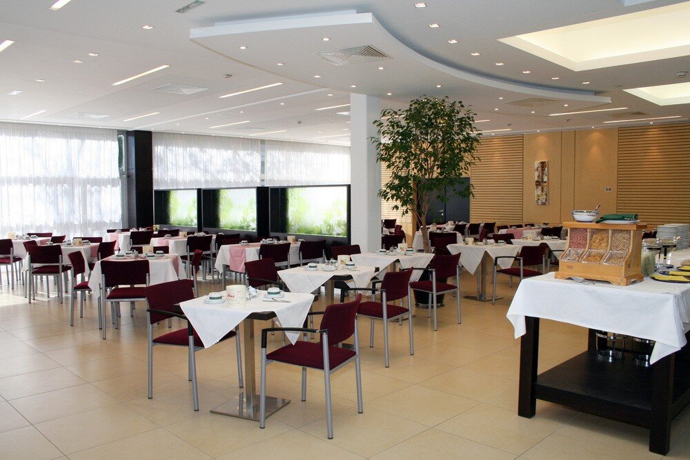 Großer heller Speisesaal
